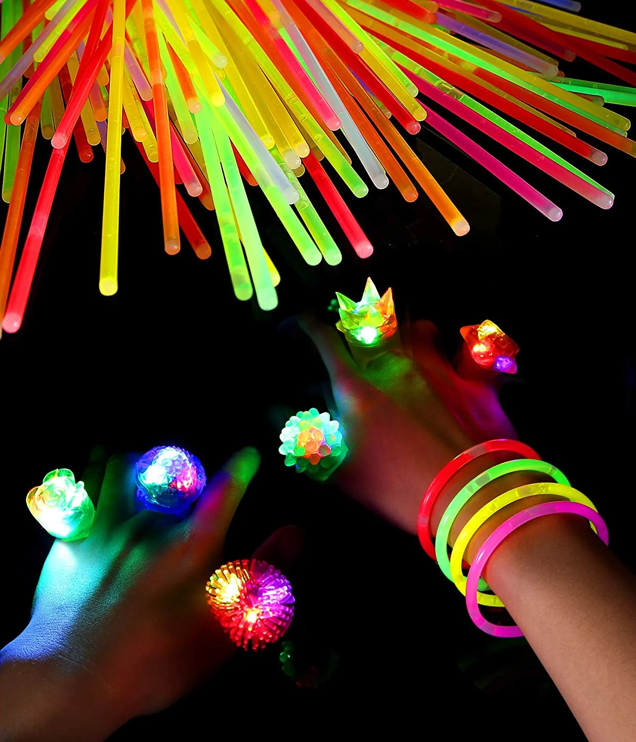 Dark Party Supplies 38 Flashing Glow Rings 100 Glow Sticks