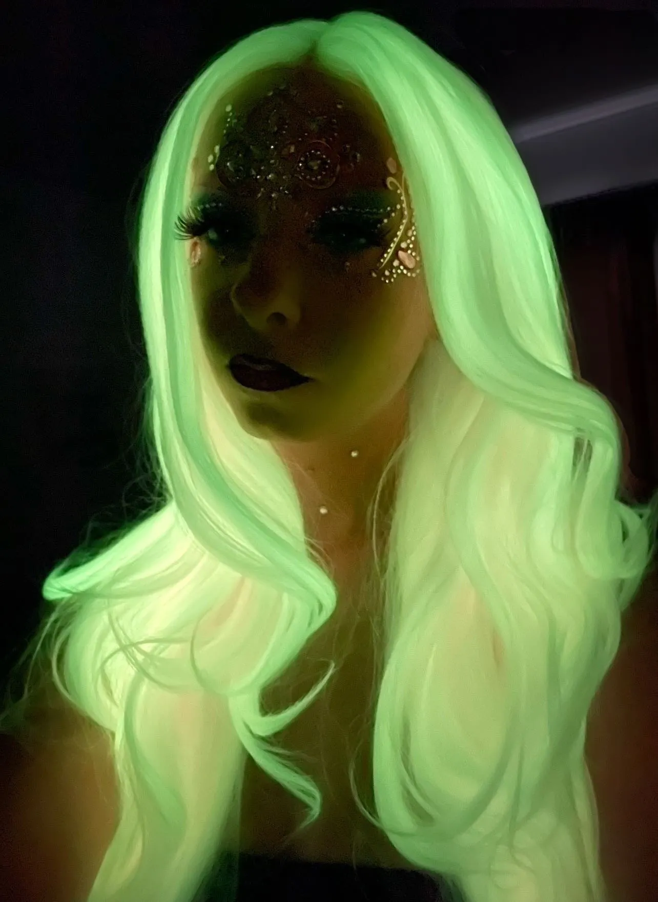 GLOWDIVA - Glow & UV