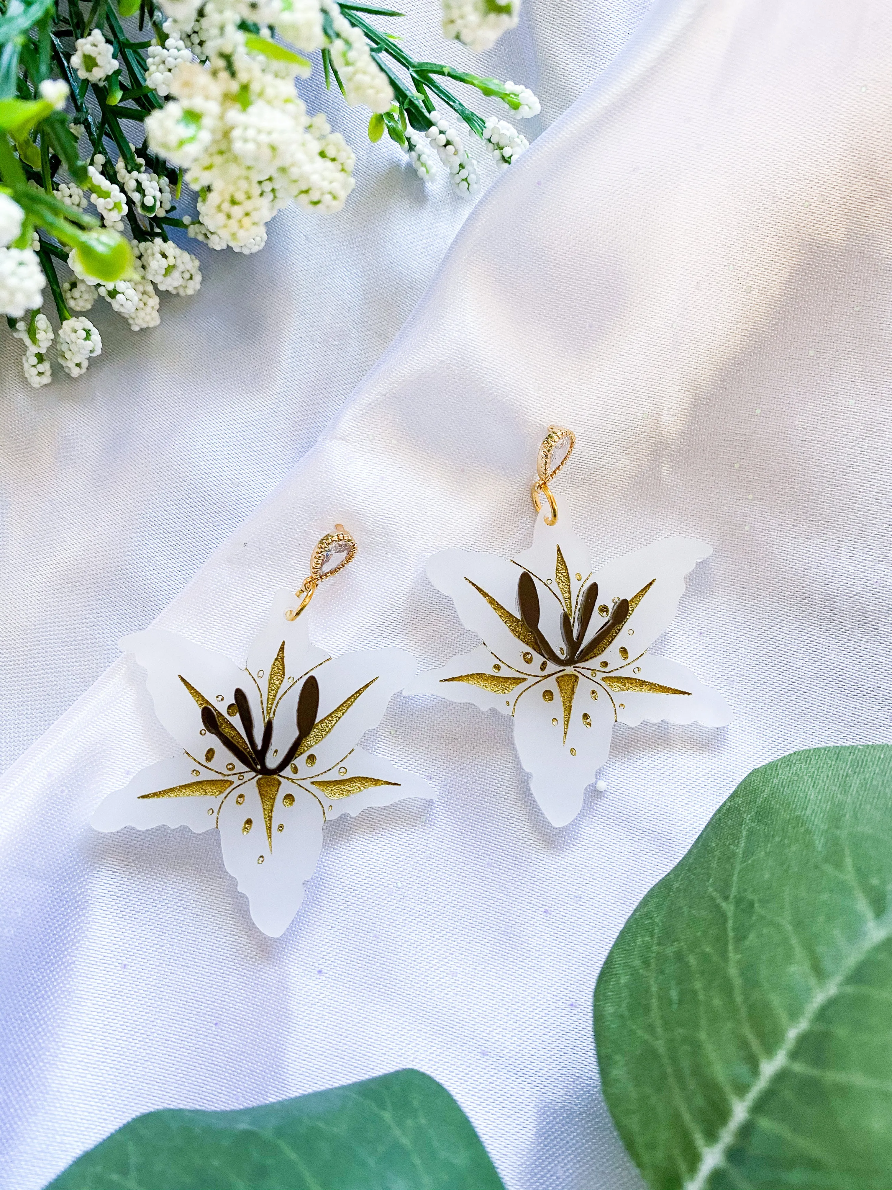 Lily Earrings (orange or white)