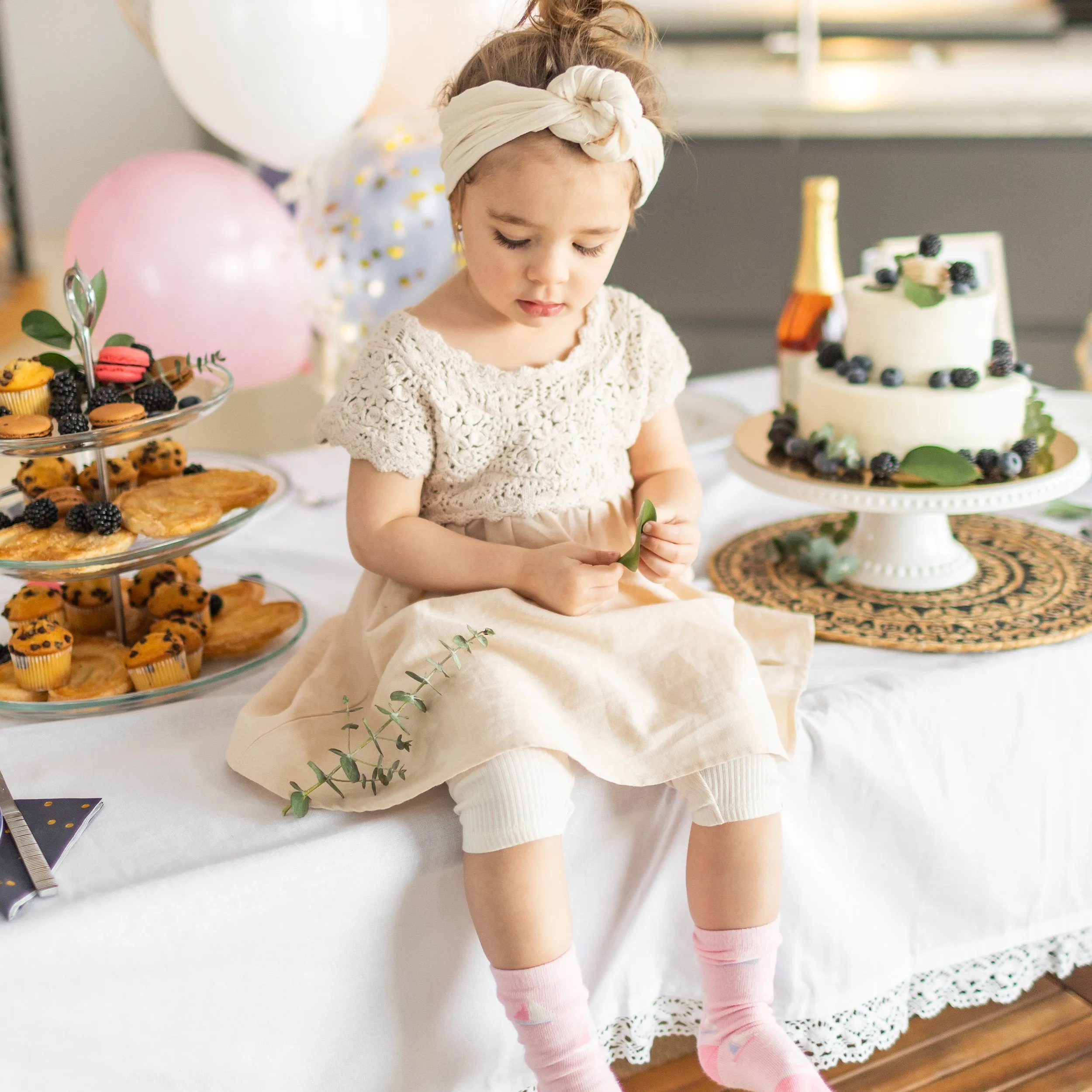 Robe en lin à manches courtes crème avec crochet, bébé || Cream short sleeves linen dress with crochet, baby
