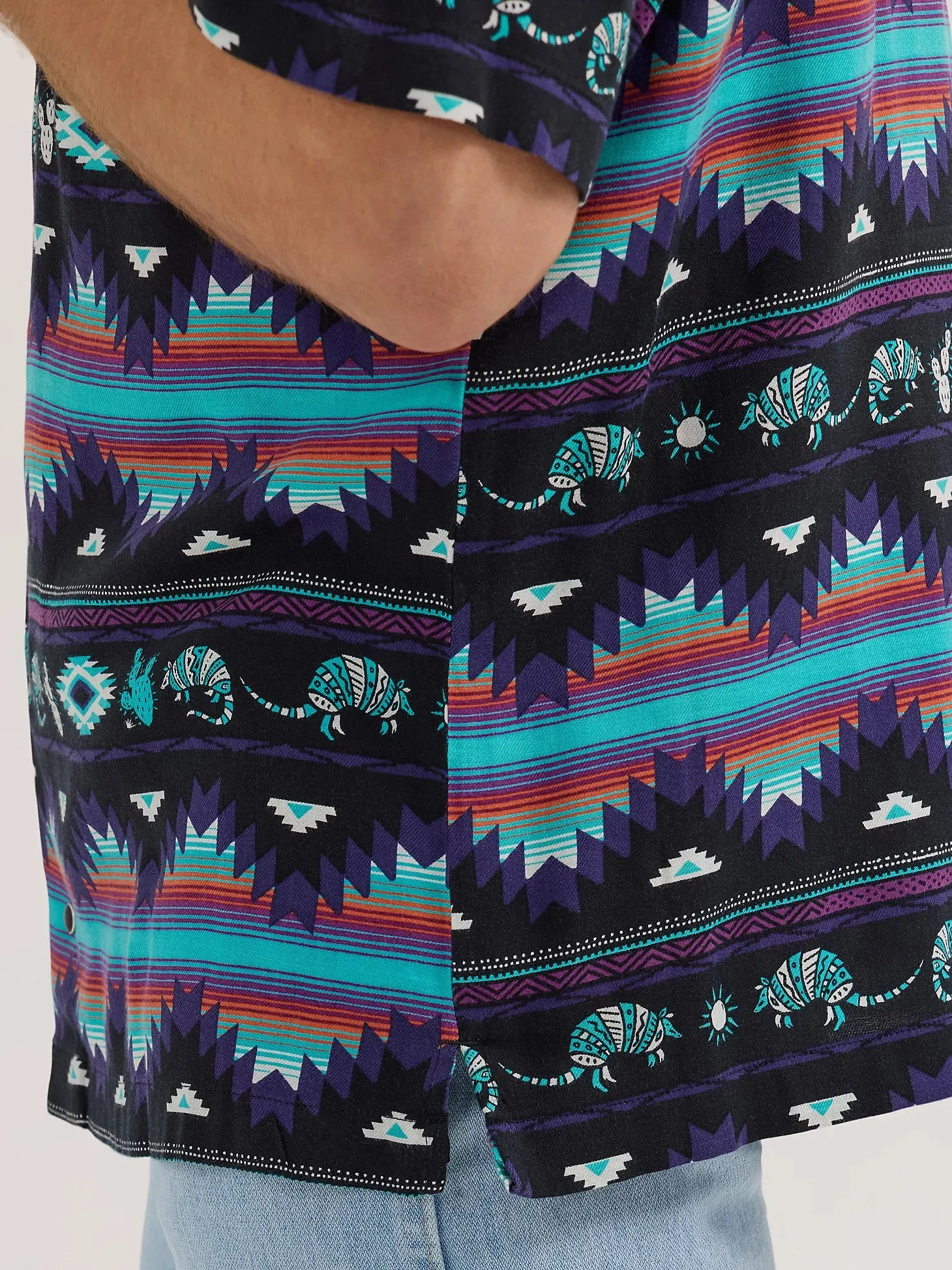 Wrangler Men's Coconut Cowboy Black Armadillo Snap Camp Shirt 112365609